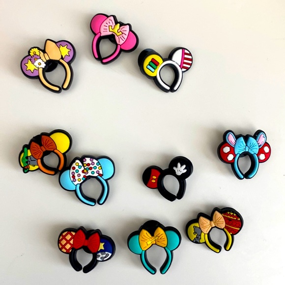 DISNEY CROC CHARMS - Picture 1 of 1